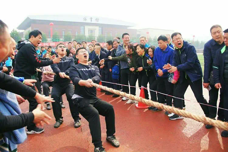 网球拍竖线接在上边还是下边